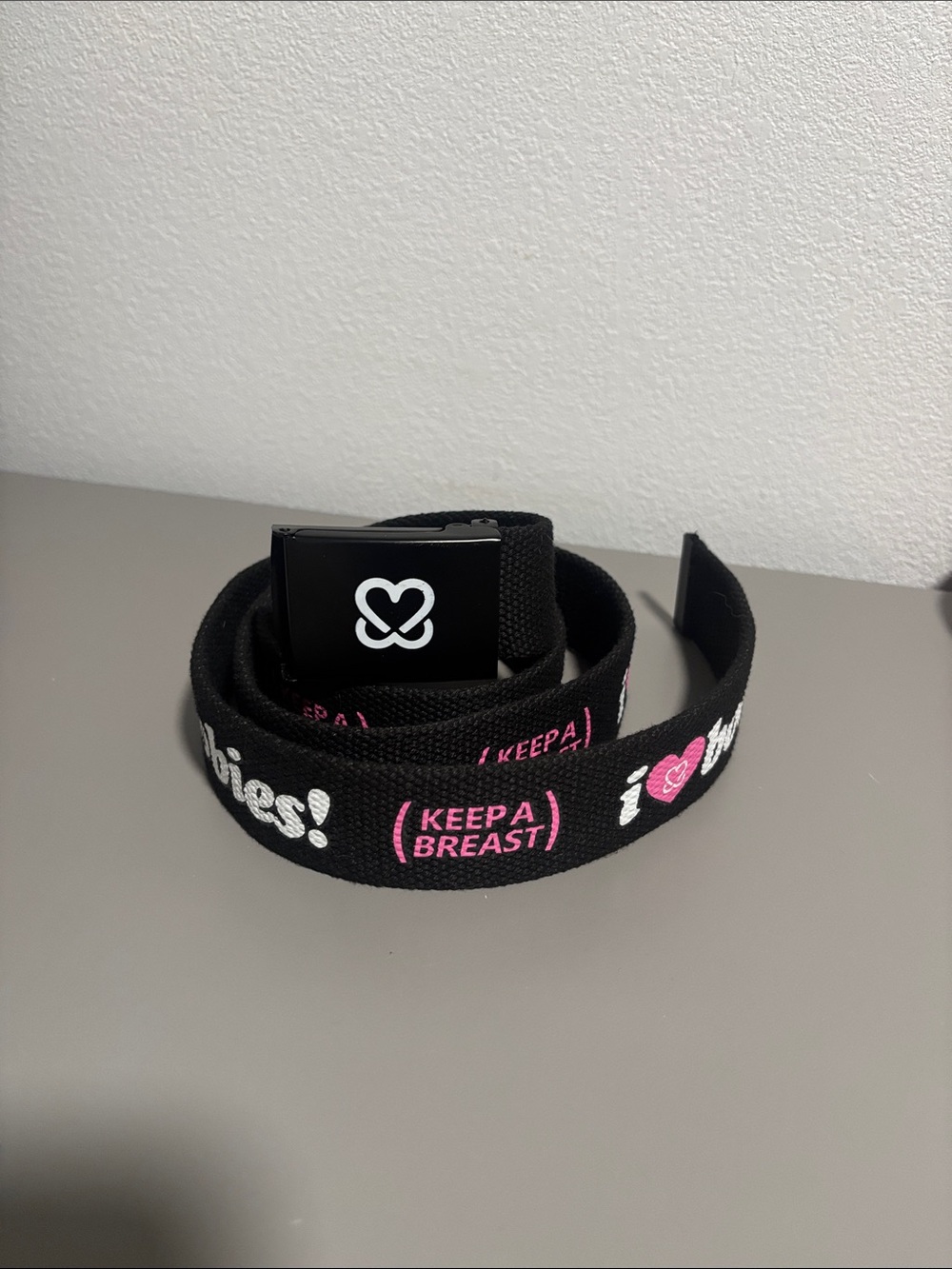 Black and Pink I heart boobies belt brand new - Picture 2 of 5